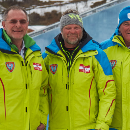 Fritz Steger (in the middle) with Peter Mitterer (left) and Bartl Gensbichler from Schiclub Saalbach Hinterglemm. | © Bergbahnen Saalbach Hinterglemm Fritz Steger (in the middle) with Peter Mitterer (left) and Bartl Gensbichler from Schiclub Saalbach Hinterglemm. | © Bergbahnen Saalbach Hinterglemm