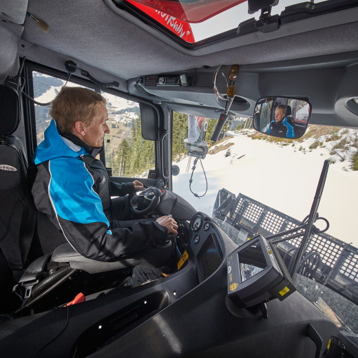 The final finish is made by the snowgroomer   | © Bergbahnen Saalbach Hinterglemm The final finish is made by the snowgroomer   | © Bergbahnen Saalbach Hinterglemm