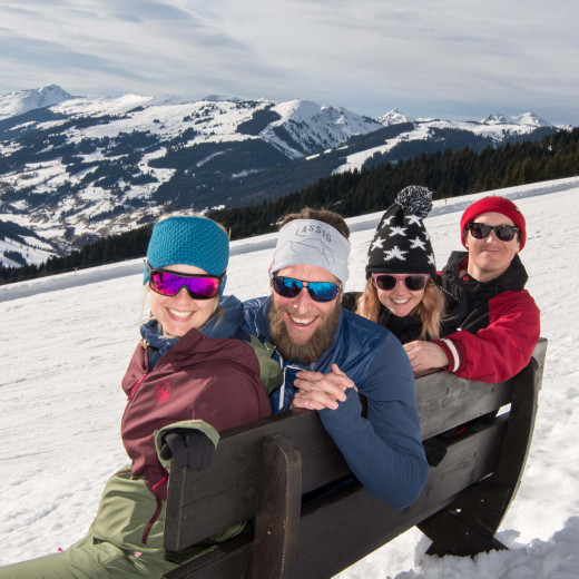 Aussicht genießen mit Dani und Sascha von den Skicircus Stories | © Edith Danzer