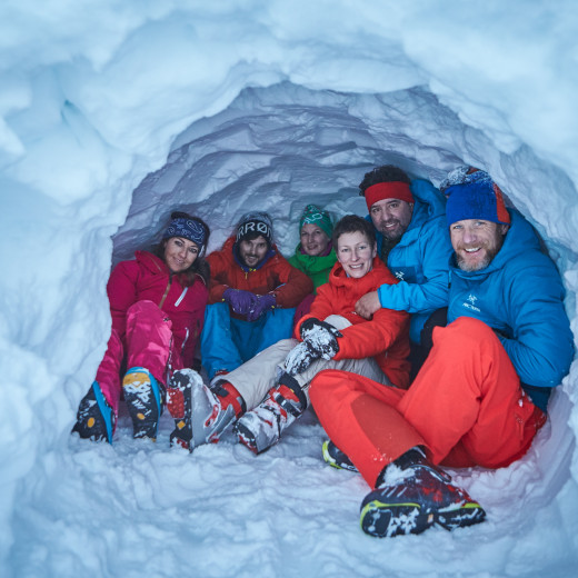 A break in the snow cave. | © Daniel Roos Photographie A break in the snow cave. | © Daniel Roos Photographie