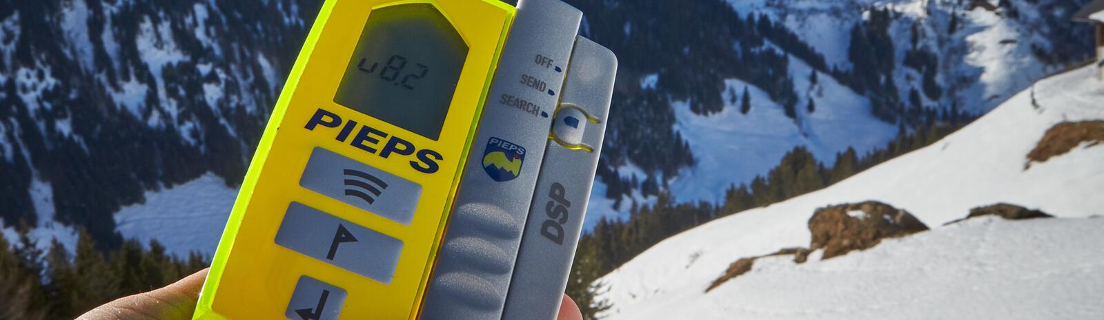 avalanche transceiver - a constant companion in backcountry | © Daniel Roos Photographie