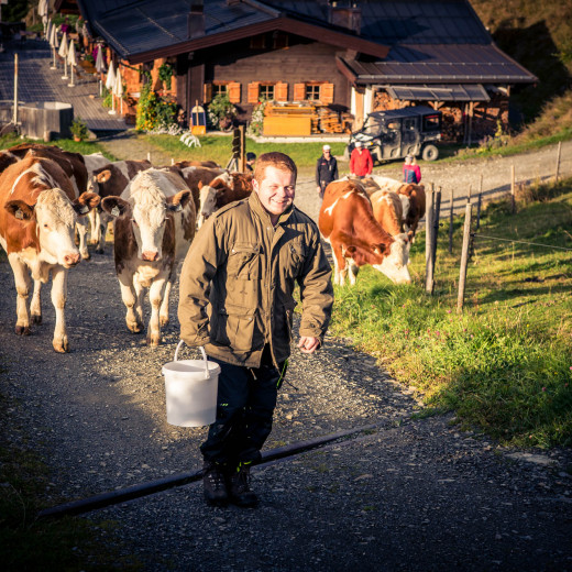 Alex walks ahaed with the salt.  | © Edith Danzer Alex walks ahaed with the salt.  | © Edith Danzer