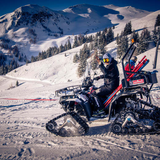Fritz Steger preparing for the race. | © Edith Danzer Fritz Steger preparing for the race. | © Edith Danzer