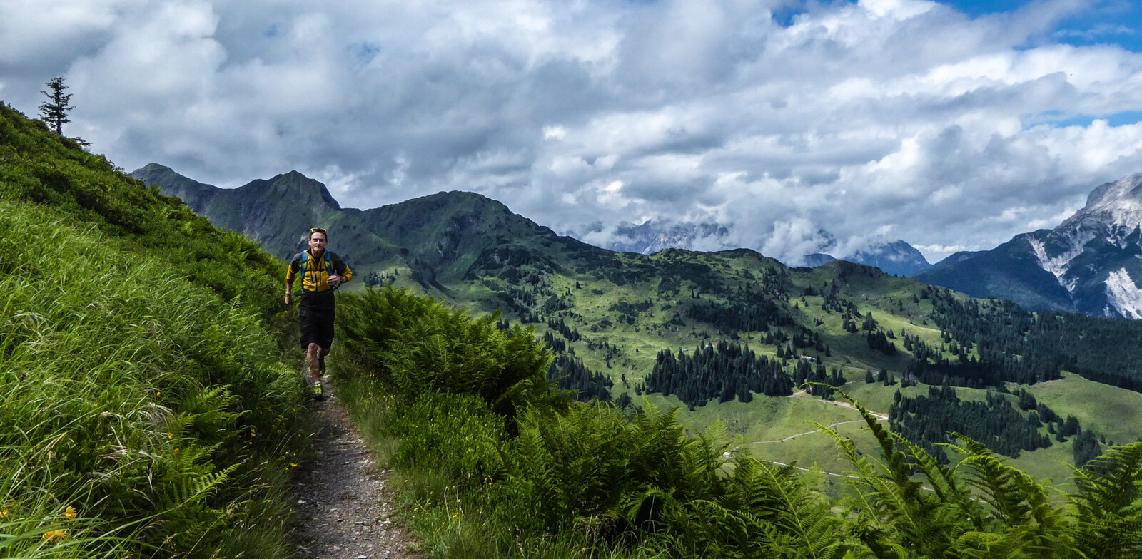 (Wetter) voll auf Aufriss mit Loferer und Leoganger Steinberge. | © Martin Moser