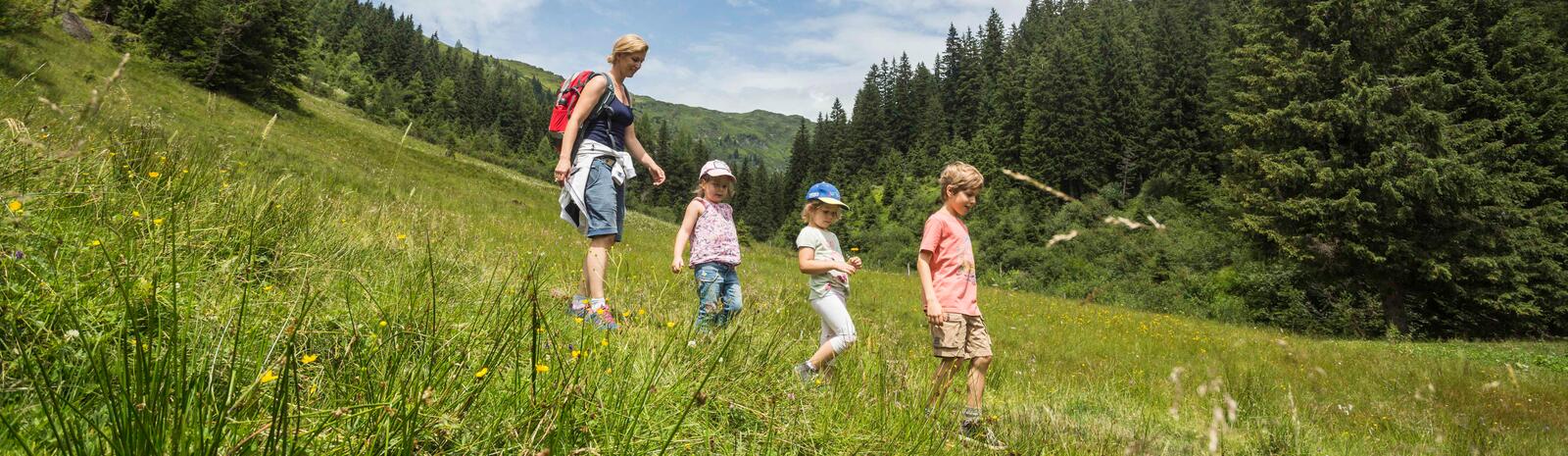 Hiking with kids | © Heiko Mandl