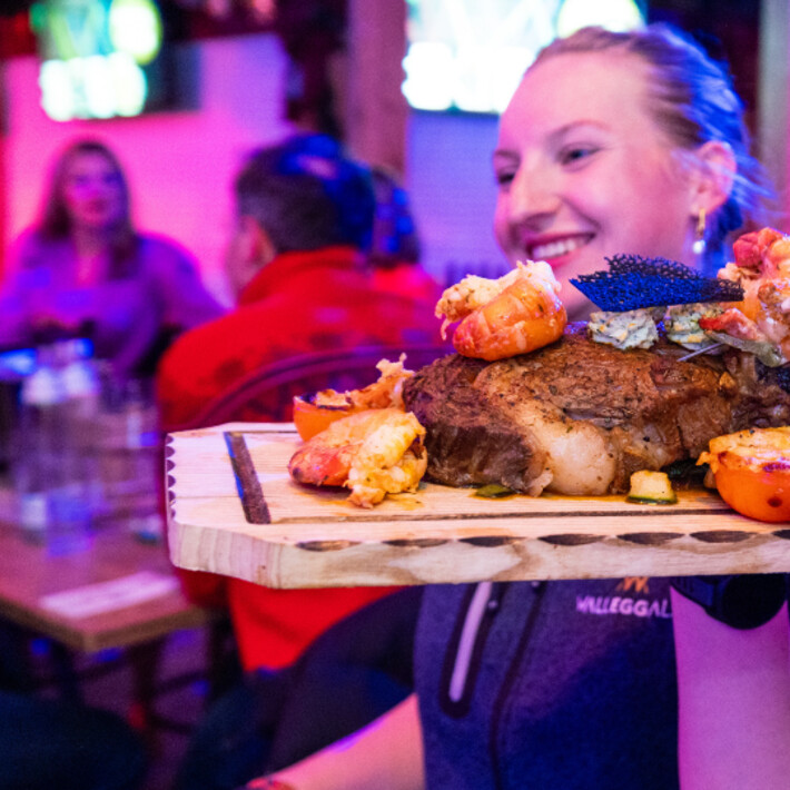 Tomahawk Steak Nacht am Berg | © Walleggalm